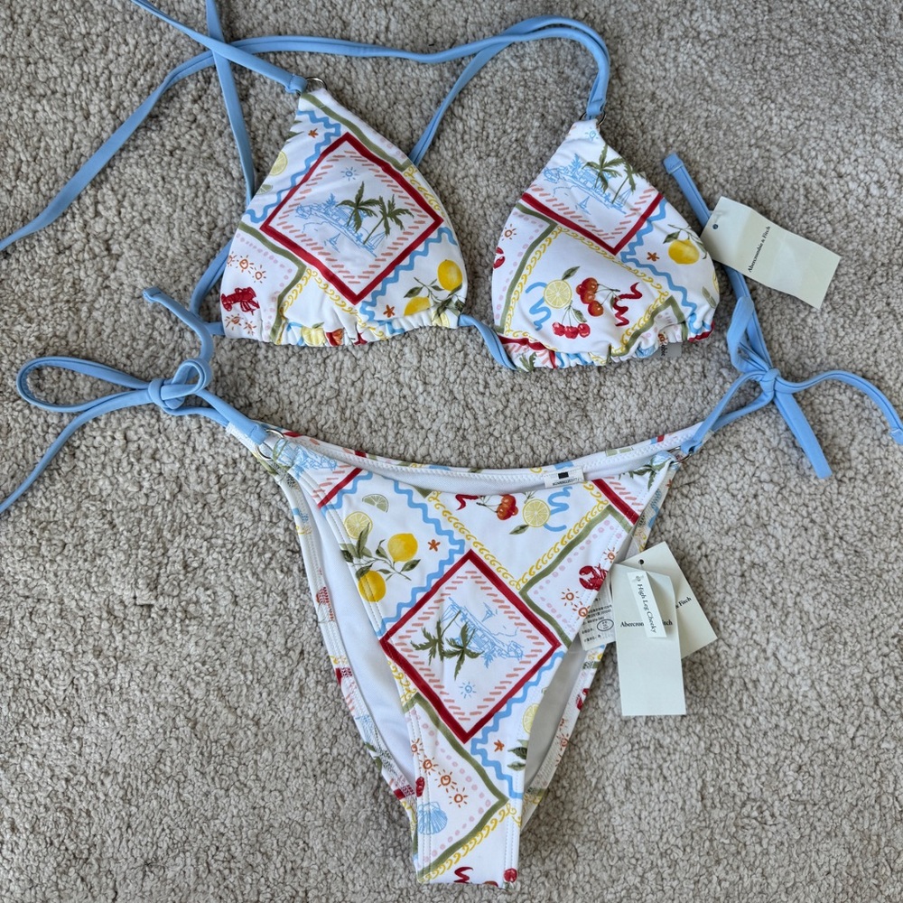 NWT Abercrombie Bikini Top - Picture 2 of 4